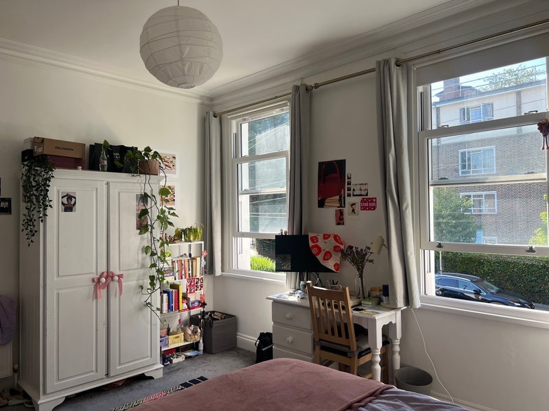 Room Grovedale Road in Greater London