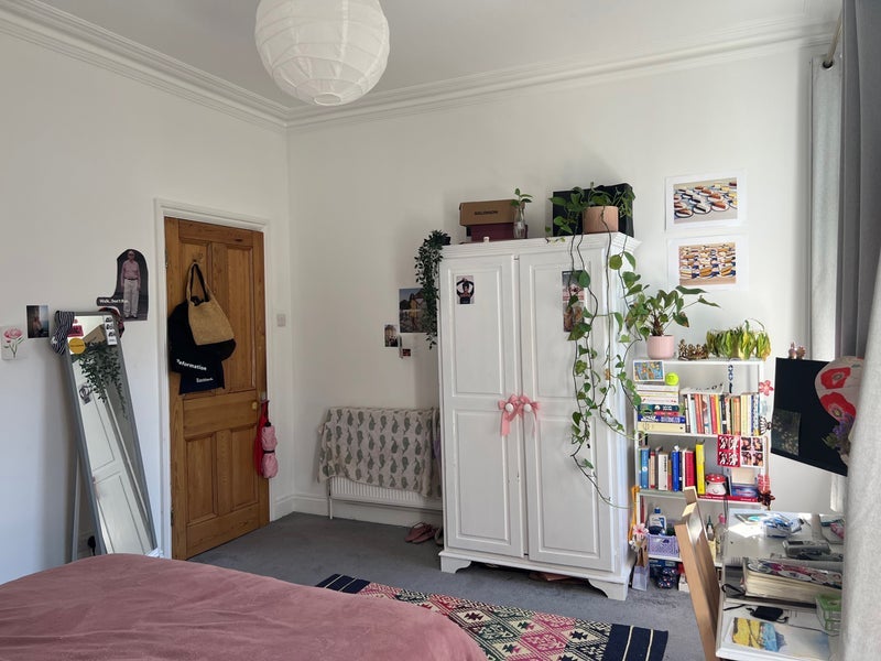 Room Grovedale Road in Greater London