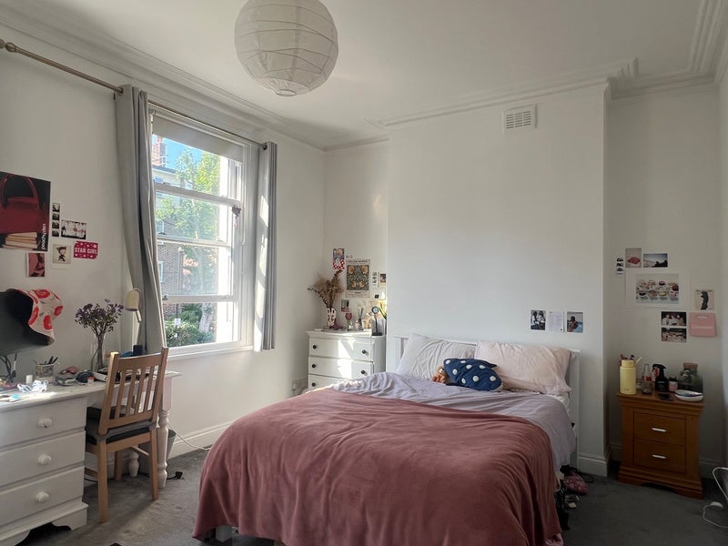 Room Grovedale Road in Greater London