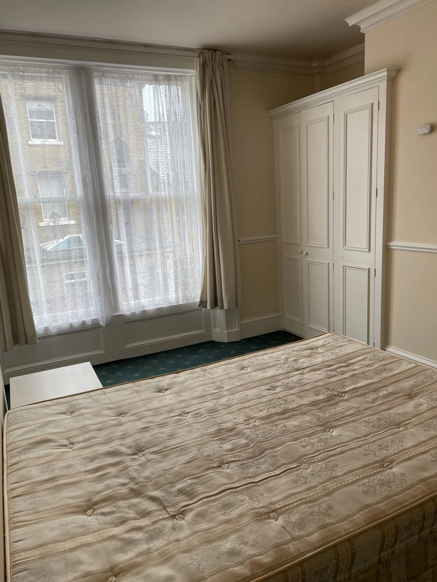 Flat Balmoral Place in Calderdale