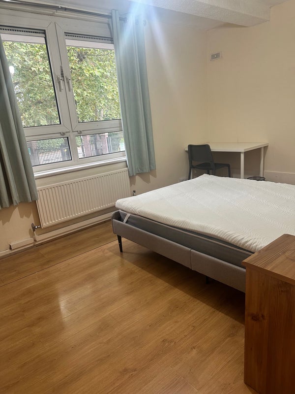 Room Oakley Square in Greater London