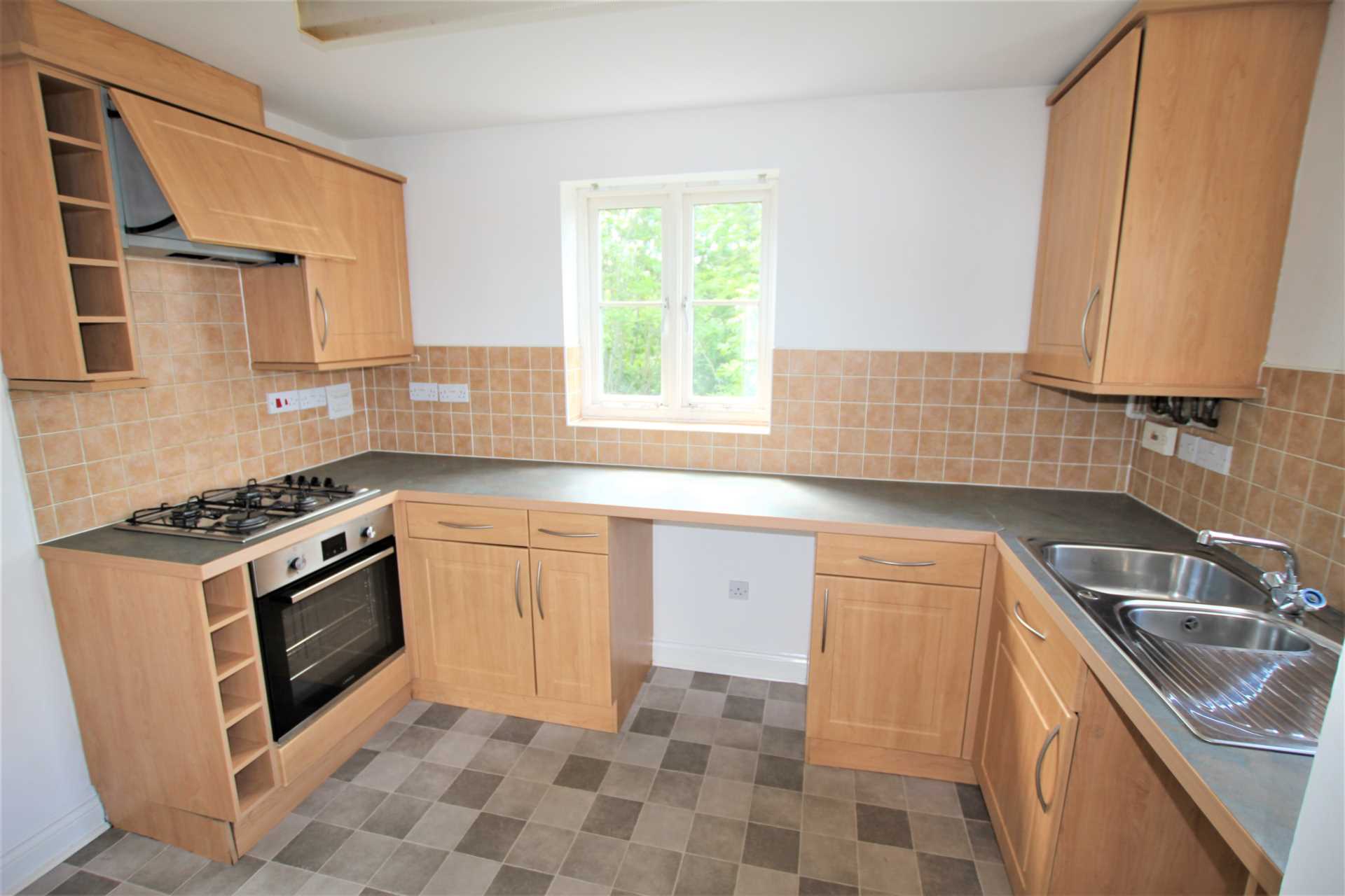 Flat Wakehurst Gardens in Weston-super-Mare