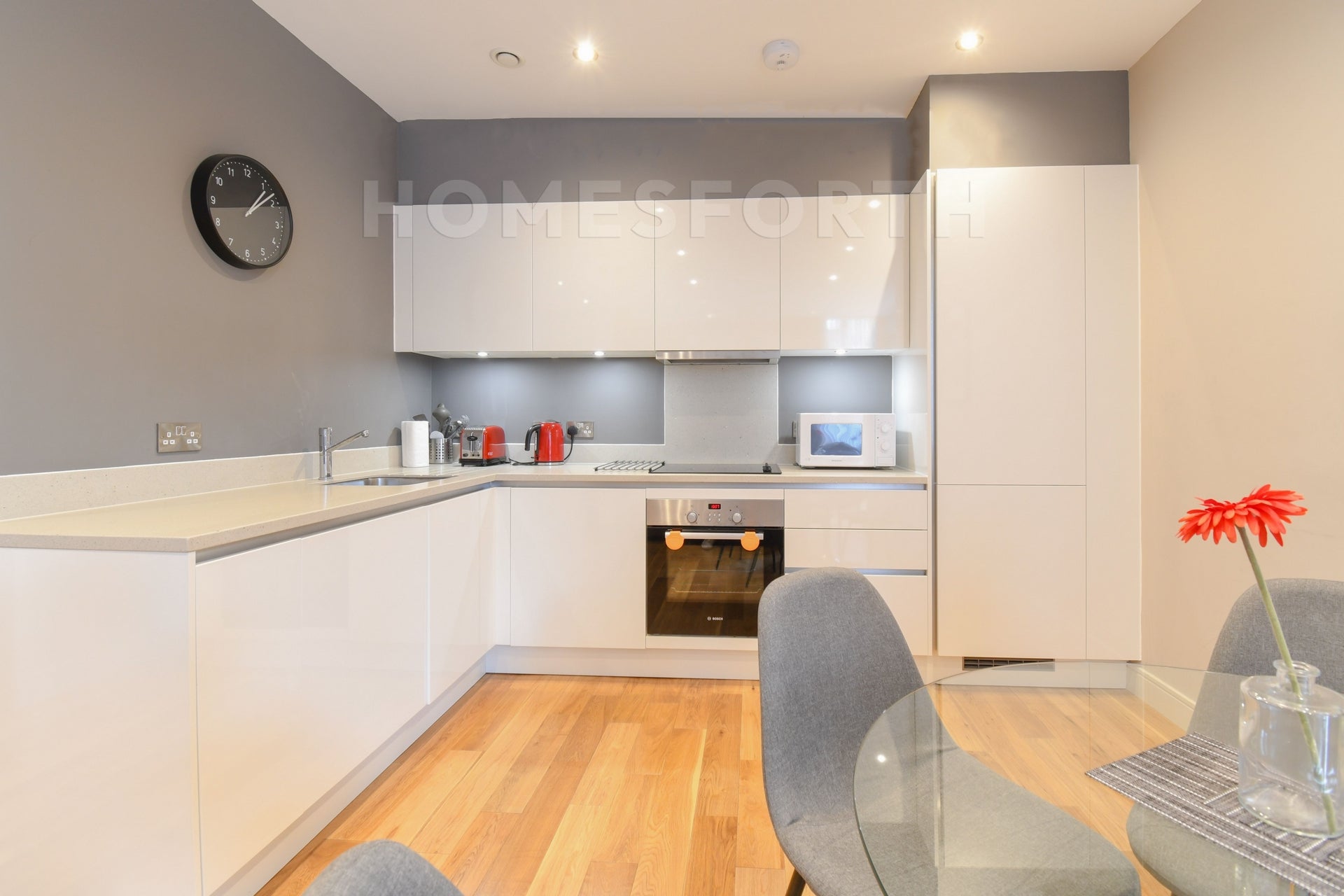 Flat Lansdowne Road in Greater London
