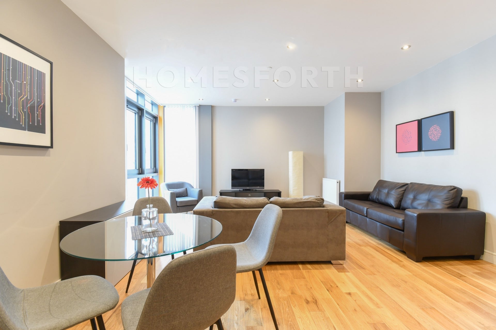 Flat Lansdowne Road in Greater London