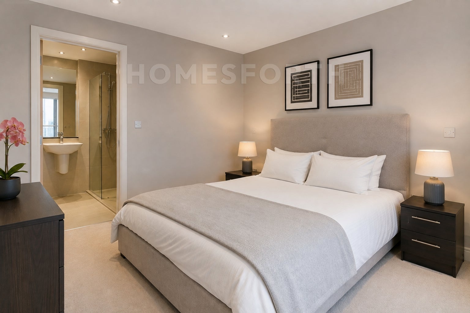 Flat Lansdowne Road in Greater London