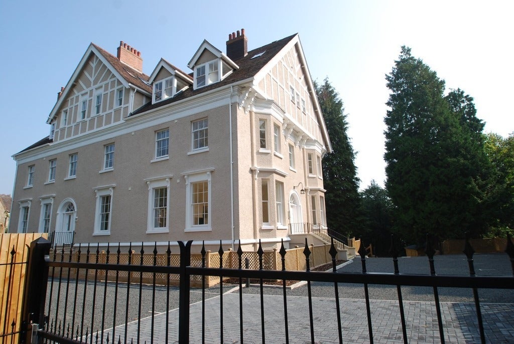 Flat Albert Road North in Malvern Hills