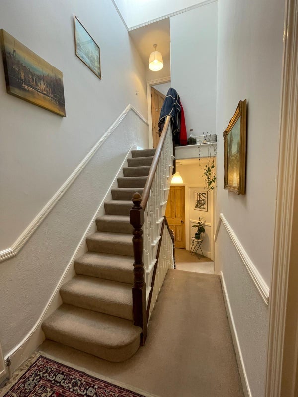 Room Broomwood Road in Greater London