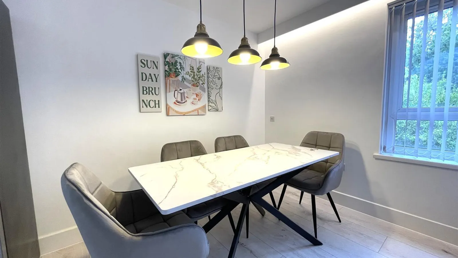 Flat Buckingham Close in Greater London