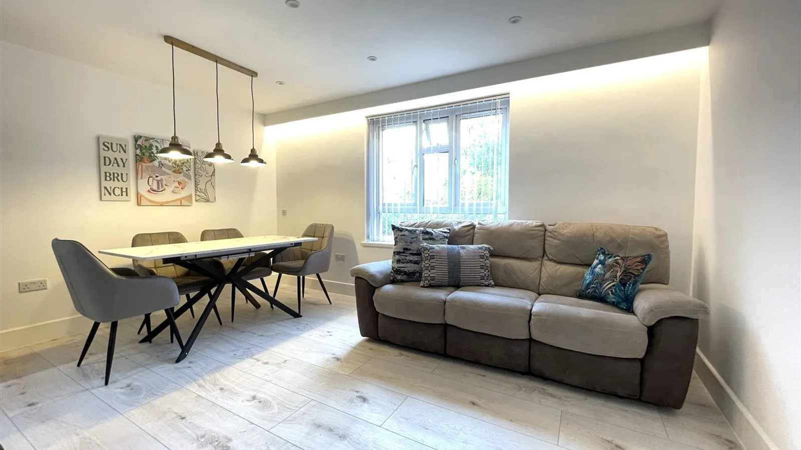Flat Buckingham Close in Greater London
