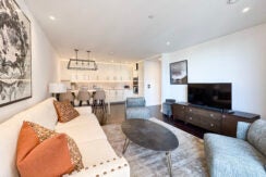Flat Ponton Road in Greater London