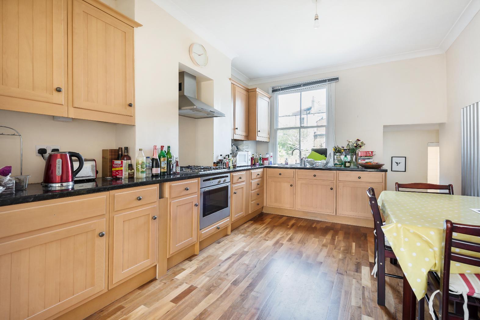 Flat Almeric Road in Greater London
