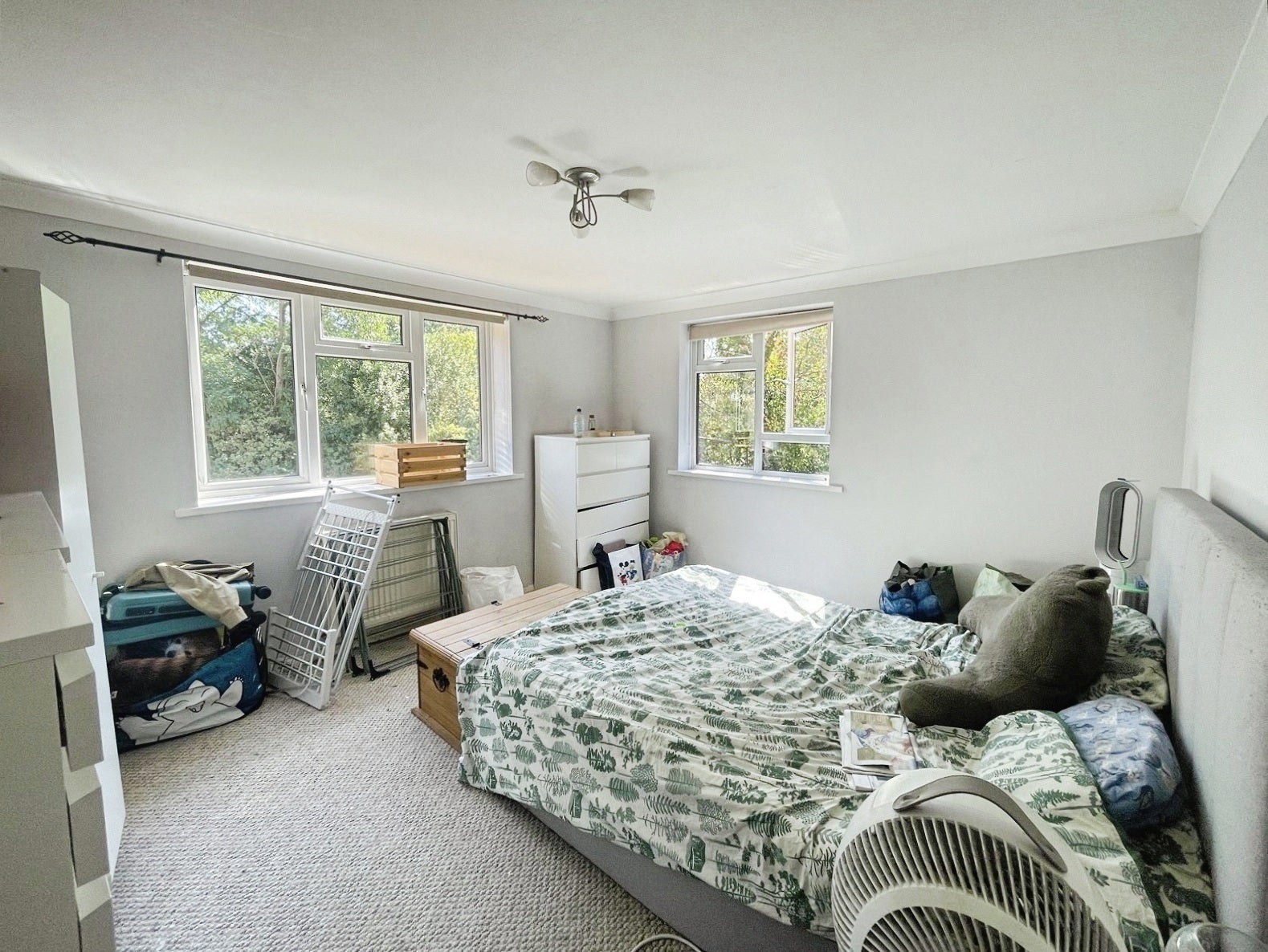 Flat Trotsworth Court in Borough of Runnymede