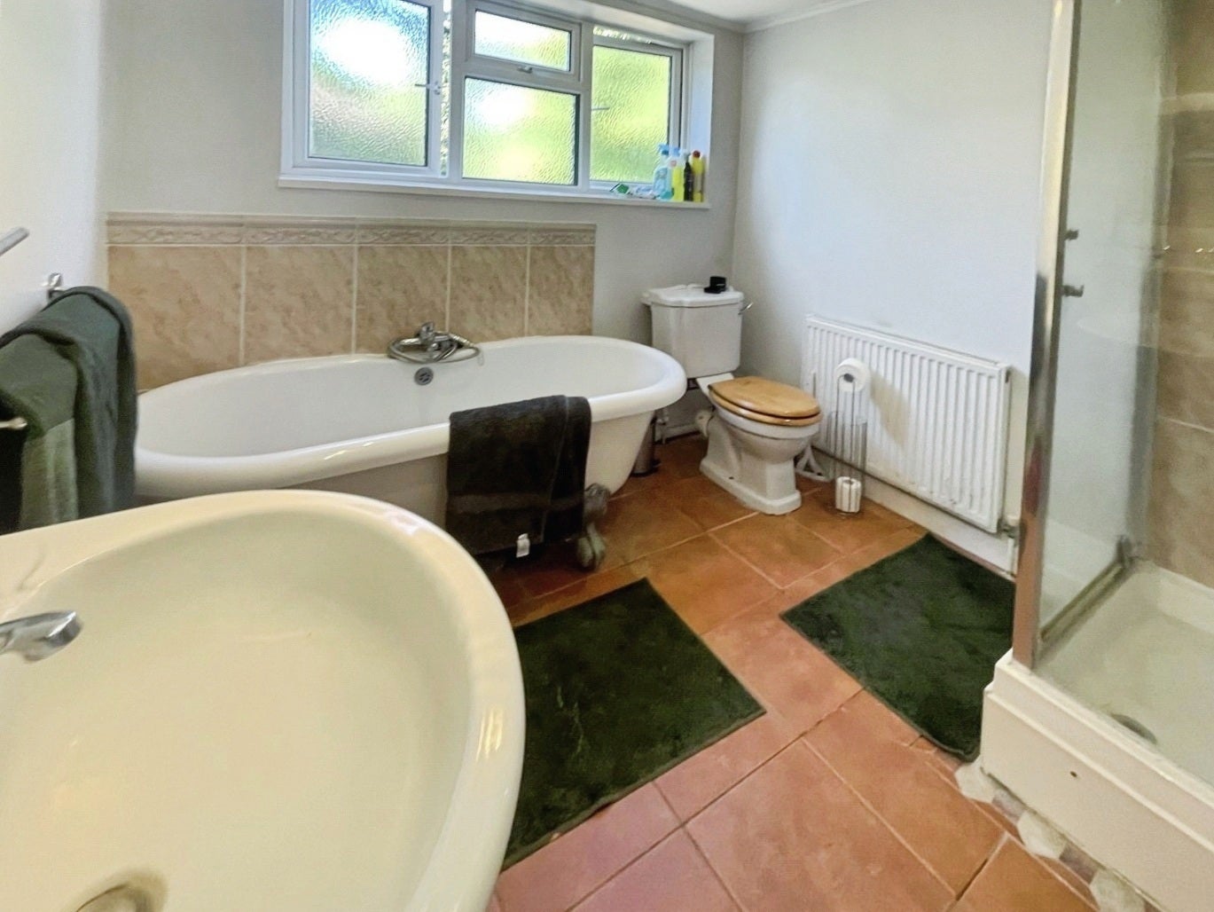 Flat Trotsworth Court in Borough of Runnymede