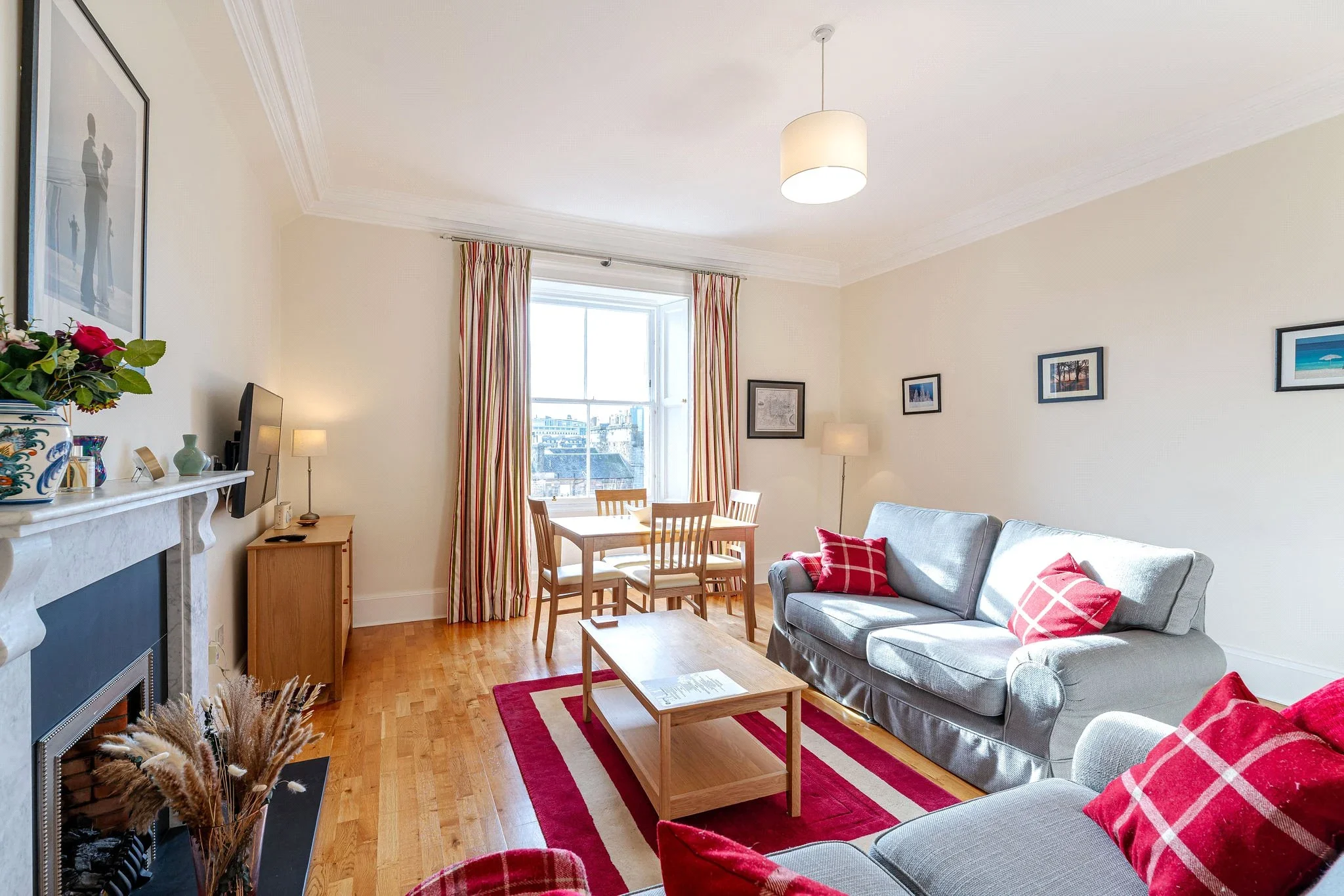 Flat Drumsheugh Gardens in City of Edinburgh