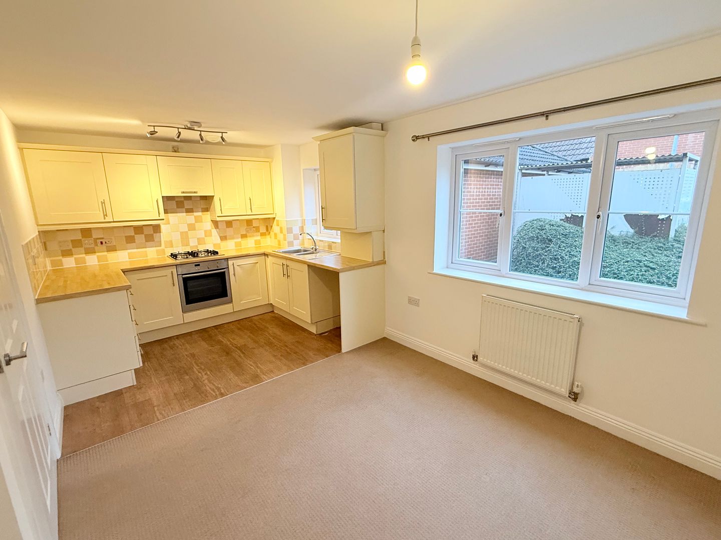 Flat Northfield Court in Taunton