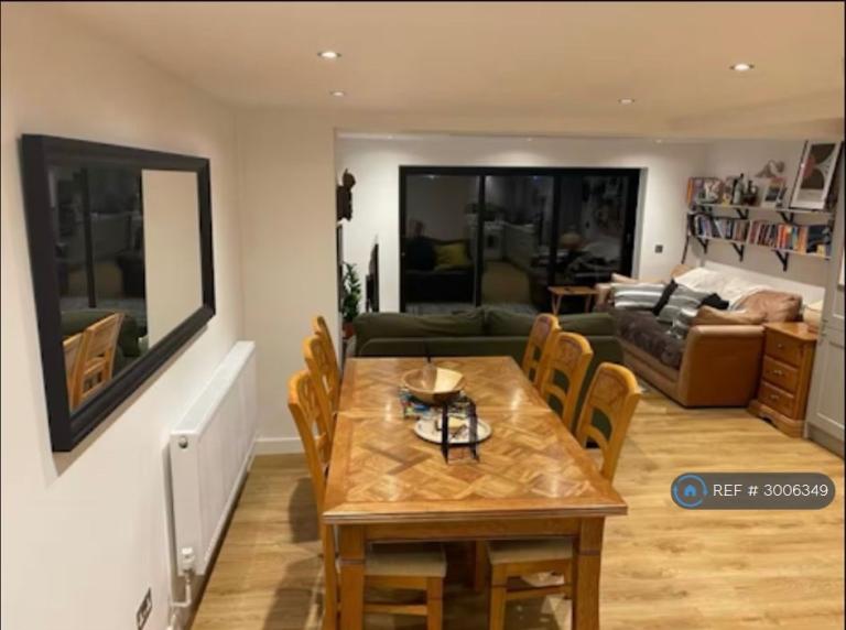 Room Naylor Road in Greater London