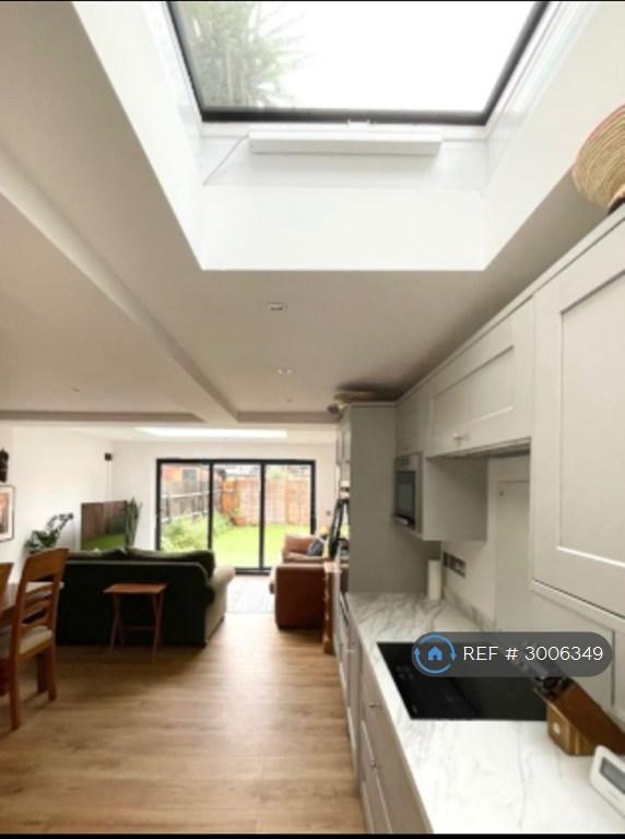 Room Naylor Road in Greater London
