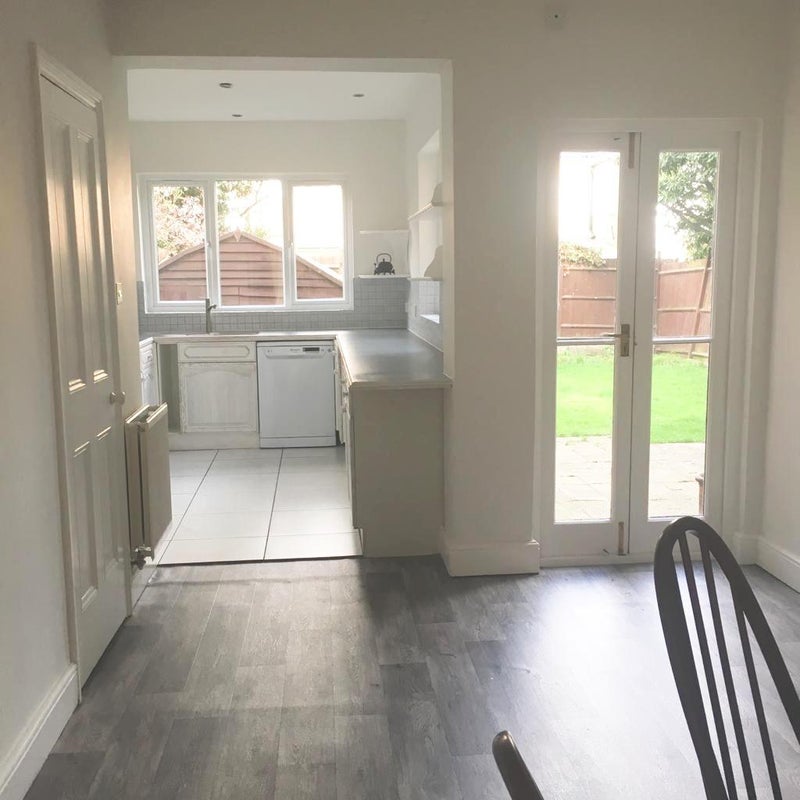 Room Holmdene Avenue in Greater London
