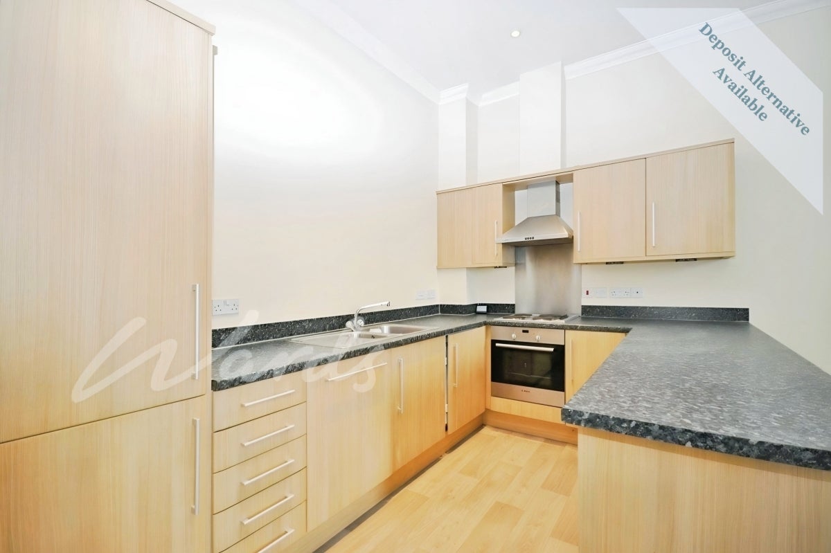 Flat Holm Oak Close in Canterbury