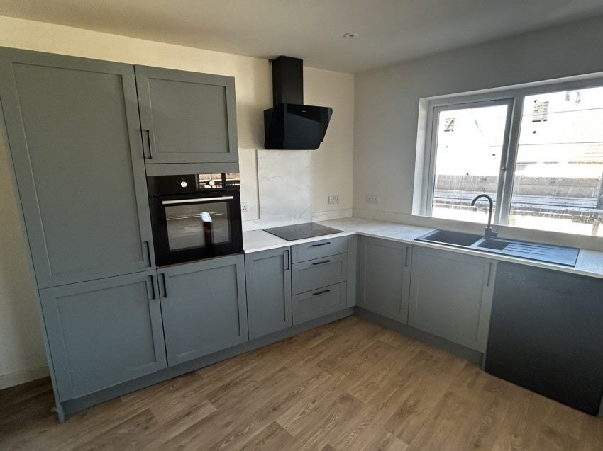 Flat Keyhaven Road in New Forest
