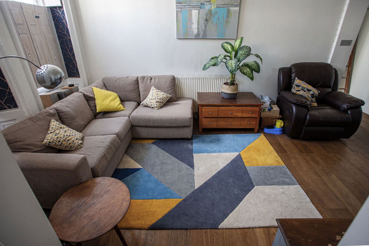 Flat Lodge Avenue in Greater London