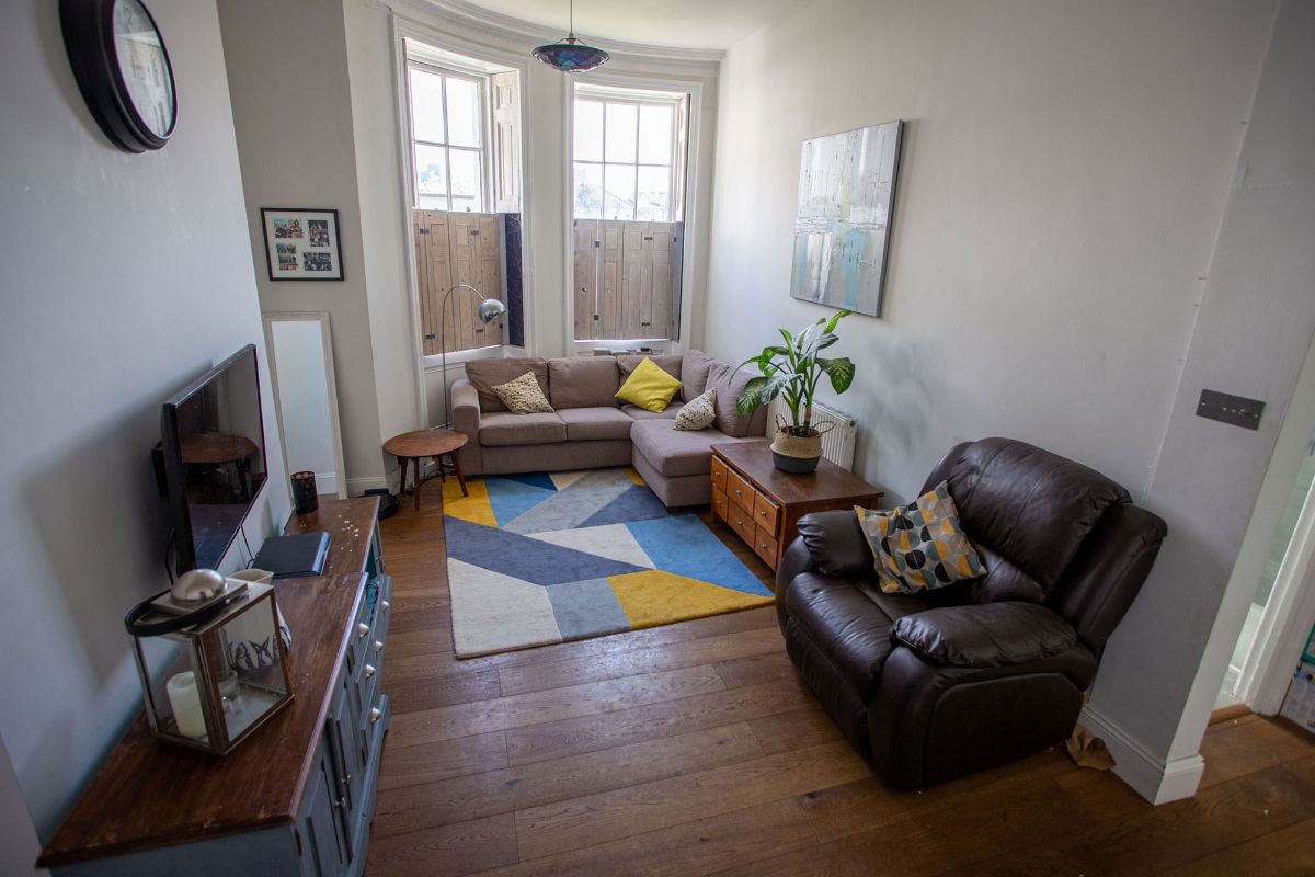 Flat Lodge Avenue in Greater London