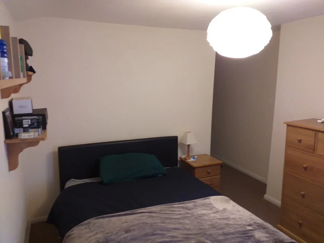 Flat Ilminster Gardens in Greater London