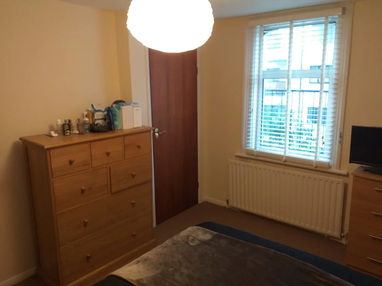 Flat Ilminster Gardens in Greater London