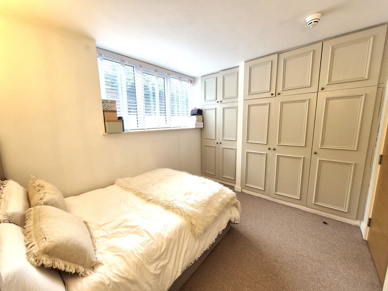 Flat Stafford Road in Greater London