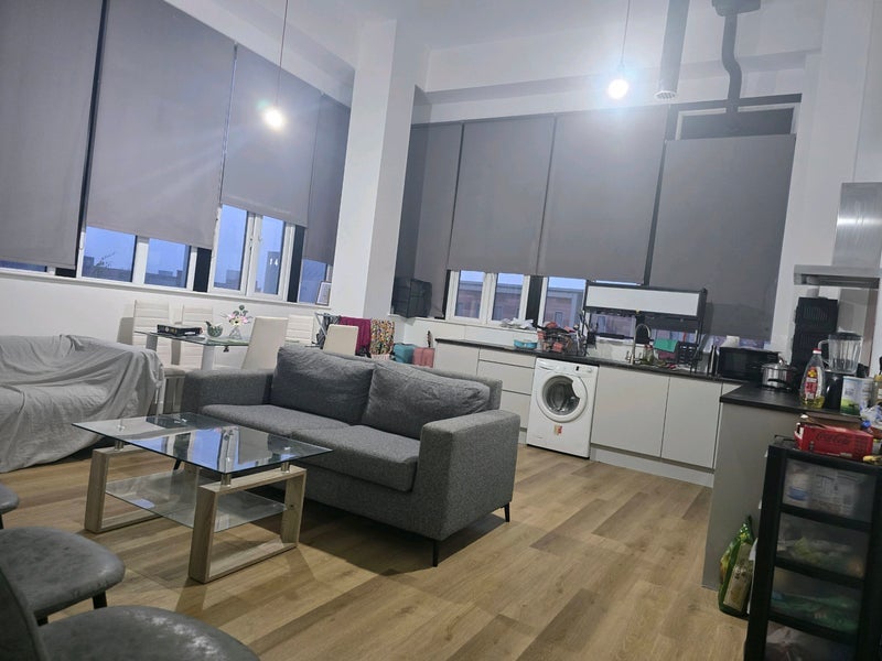 Room High Street in Sandwell