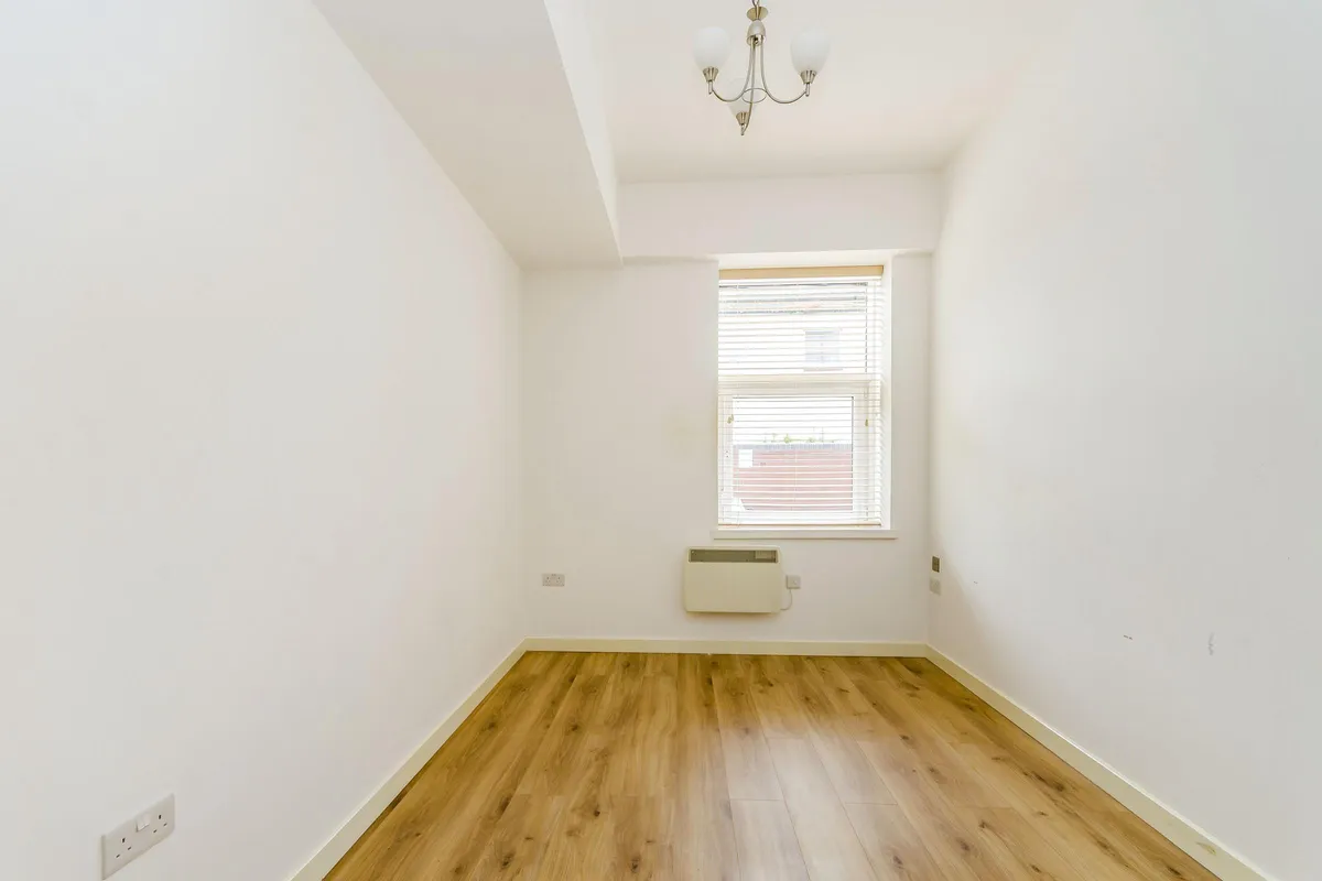 Flat Millbrook Road East in Southampton