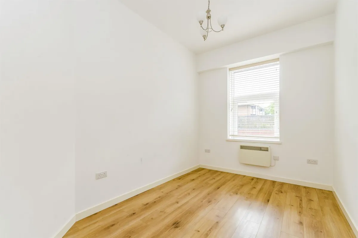 Flat Millbrook Road East in Southampton