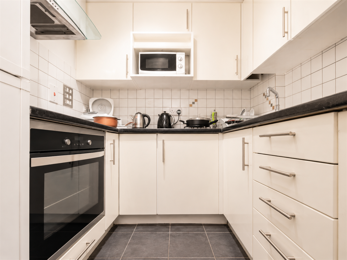 Flat Euston Grove in Greater London
