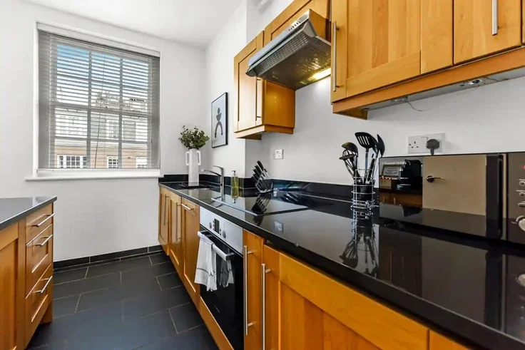 Flat Reeves Mews in City of Westminster