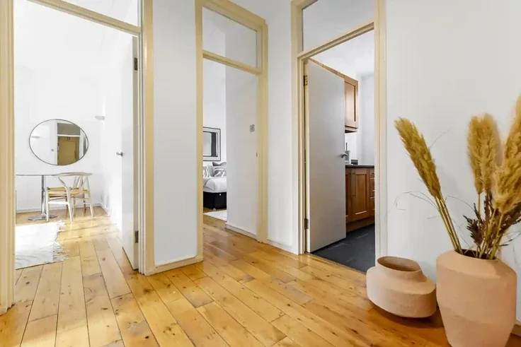 Flat Reeves Mews in City of Westminster