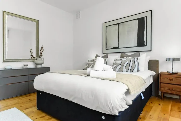 Flat Reeves Mews in City of Westminster