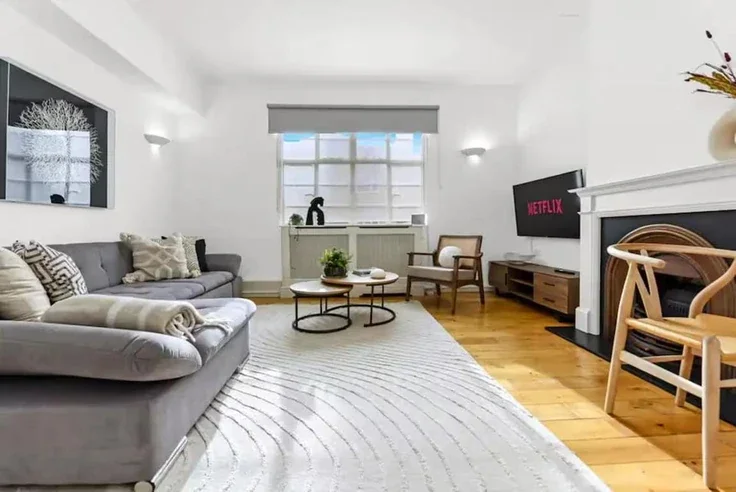 Flat Reeves Mews in City of Westminster