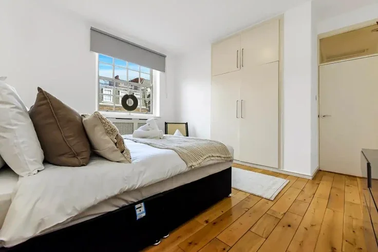 Flat Reeves Mews in City of Westminster