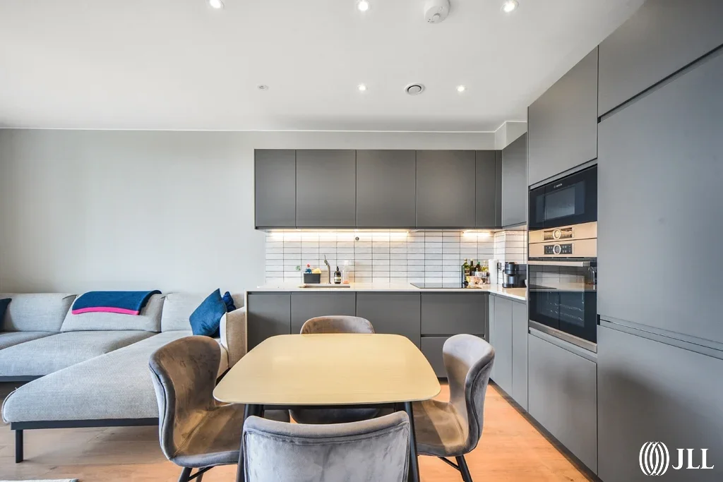 Flat Copperworks Wharf in Greater London
