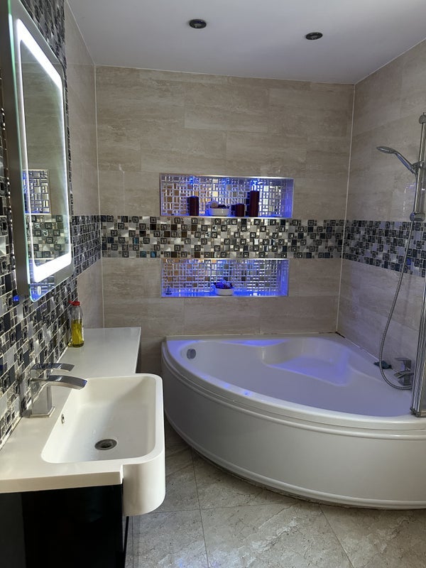 Room Chaucer Road in Greater London
