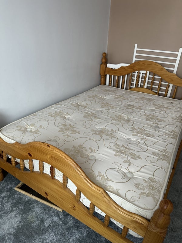 Room Chaucer Road in Greater London