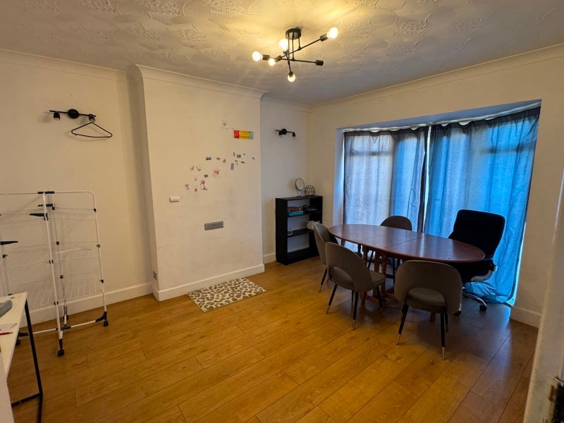 Room Wricklemarsh Road in Greater London