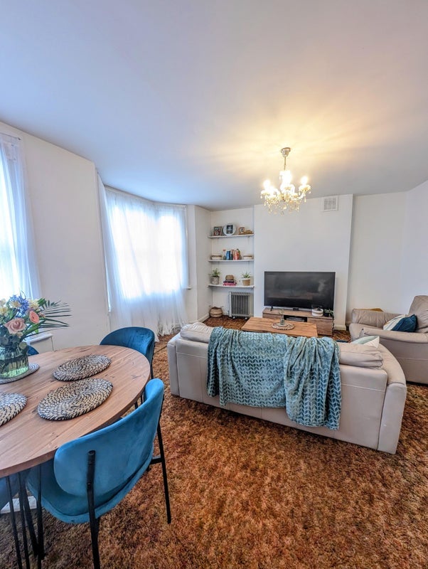 Room Beardell Street in Greater London
