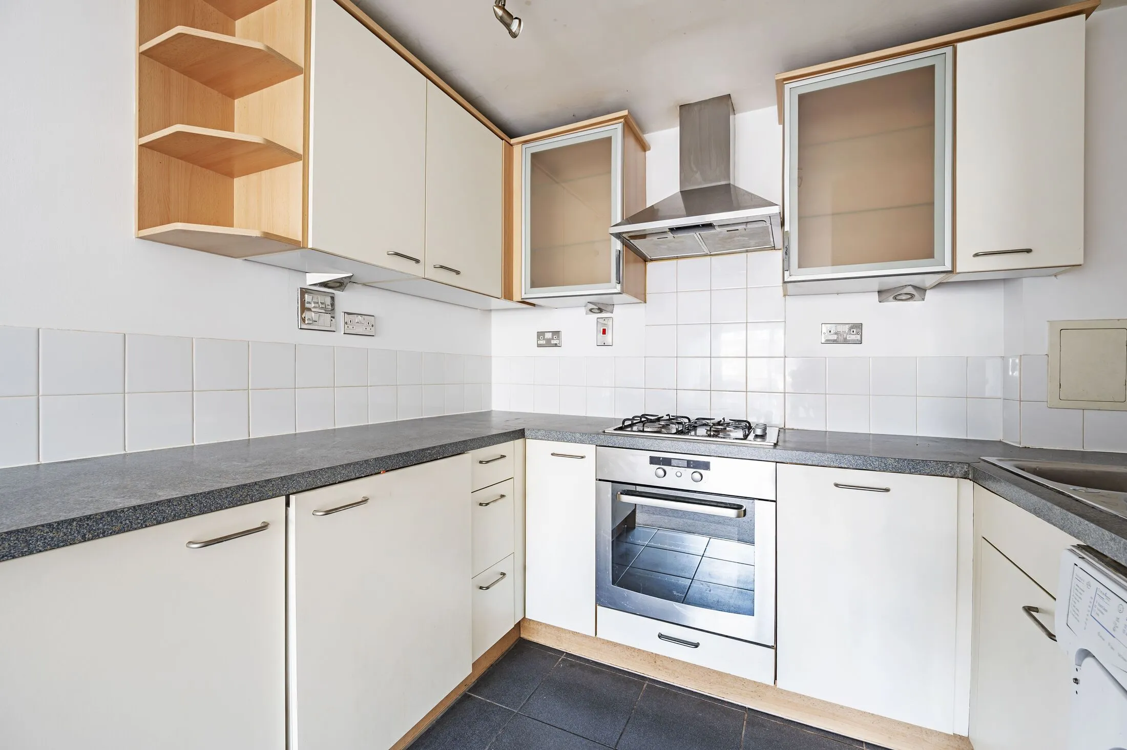 Flat Flint Close in Greater London