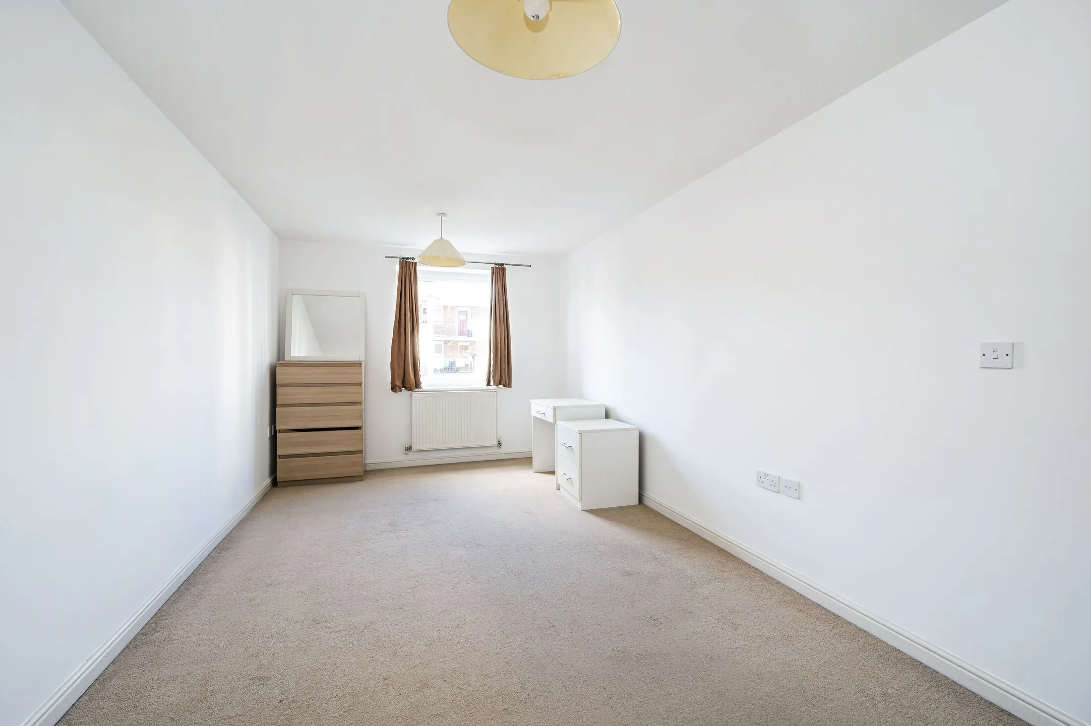 Flat Flint Close in Greater London