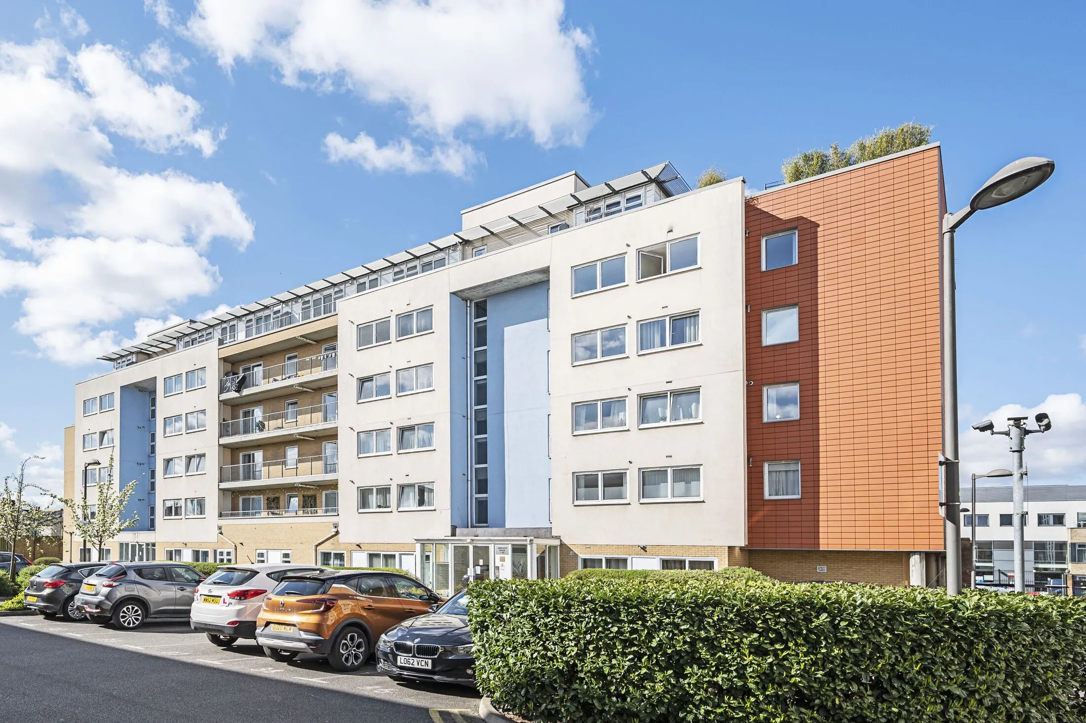 Flat Flint Close in Greater London