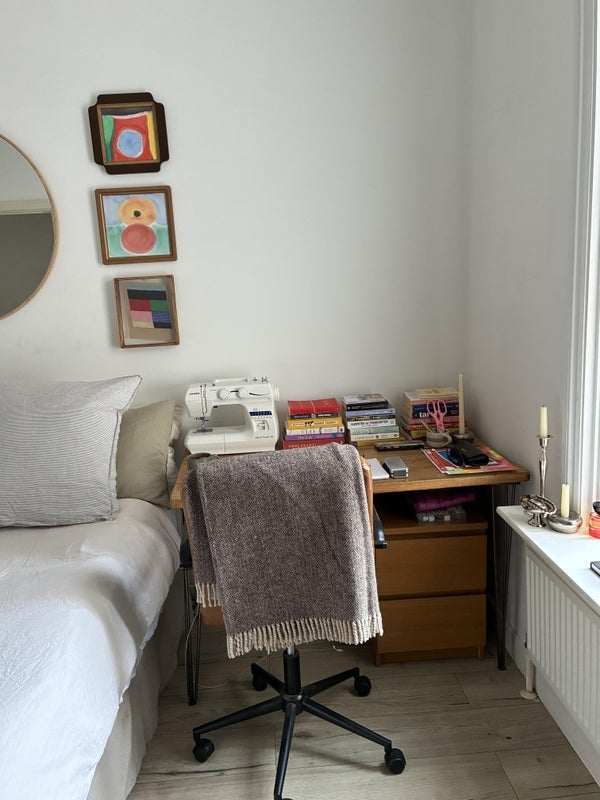 Room Glenarm Road in Greater London