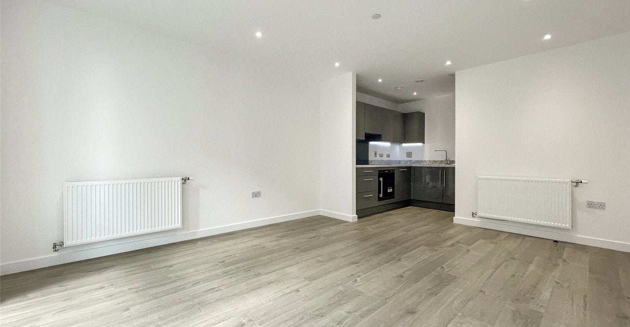 Flat Izane Road in Greater London