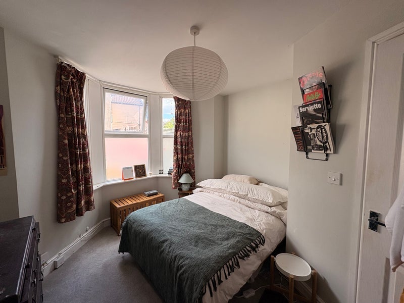 Flat Winchester Road in Bristol
