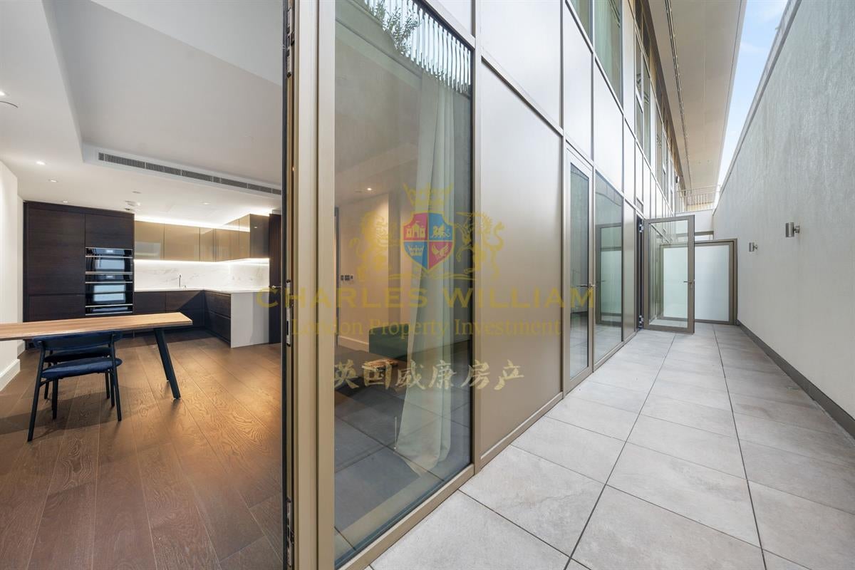 Flat Warwick Lane in Greater London